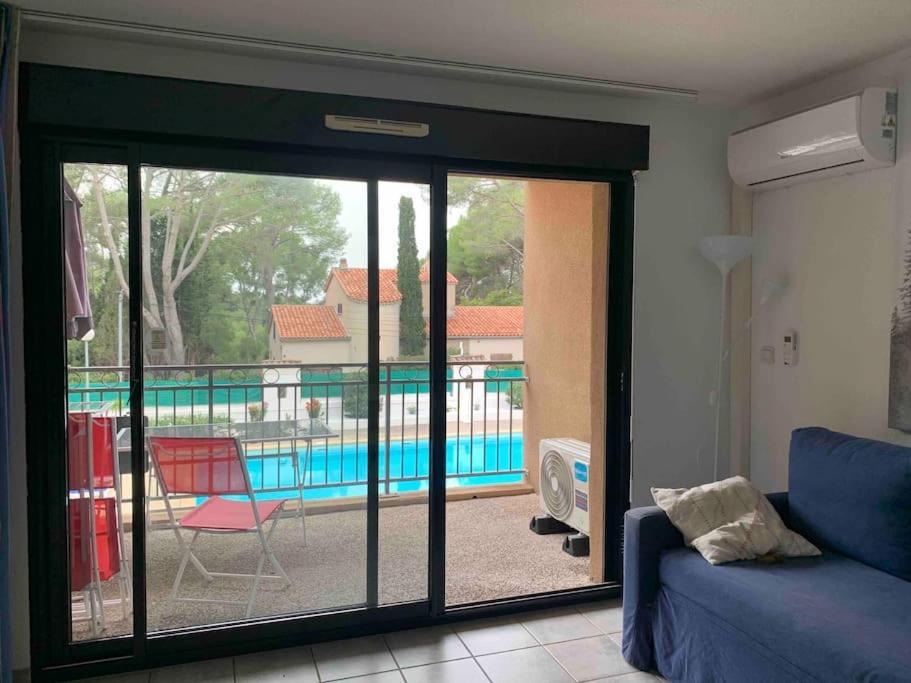 Les Appartements De La Marina Санари-сюр-Мер Екстериор снимка